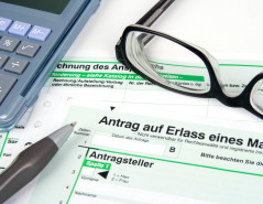 "Antrag Mahnbescheid - german application form for legal procedures. This is a german application form, it allows a creditor taking legal action against a debtor (Notice of overdue payment/ court order)"
